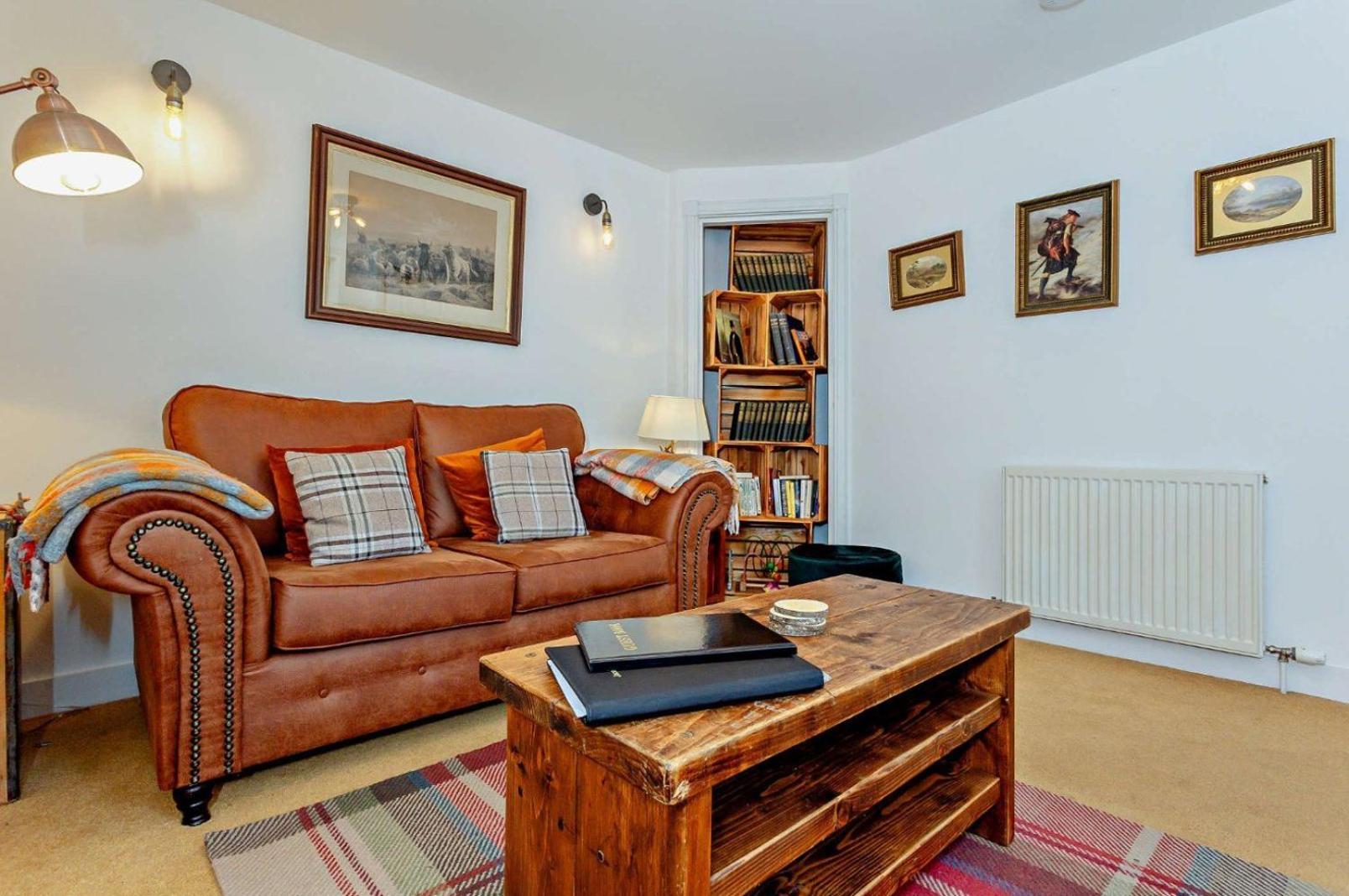 Jacobite'S Retreat, 17Th Century Cottage In The Heart Of Inverness Exterior foto
